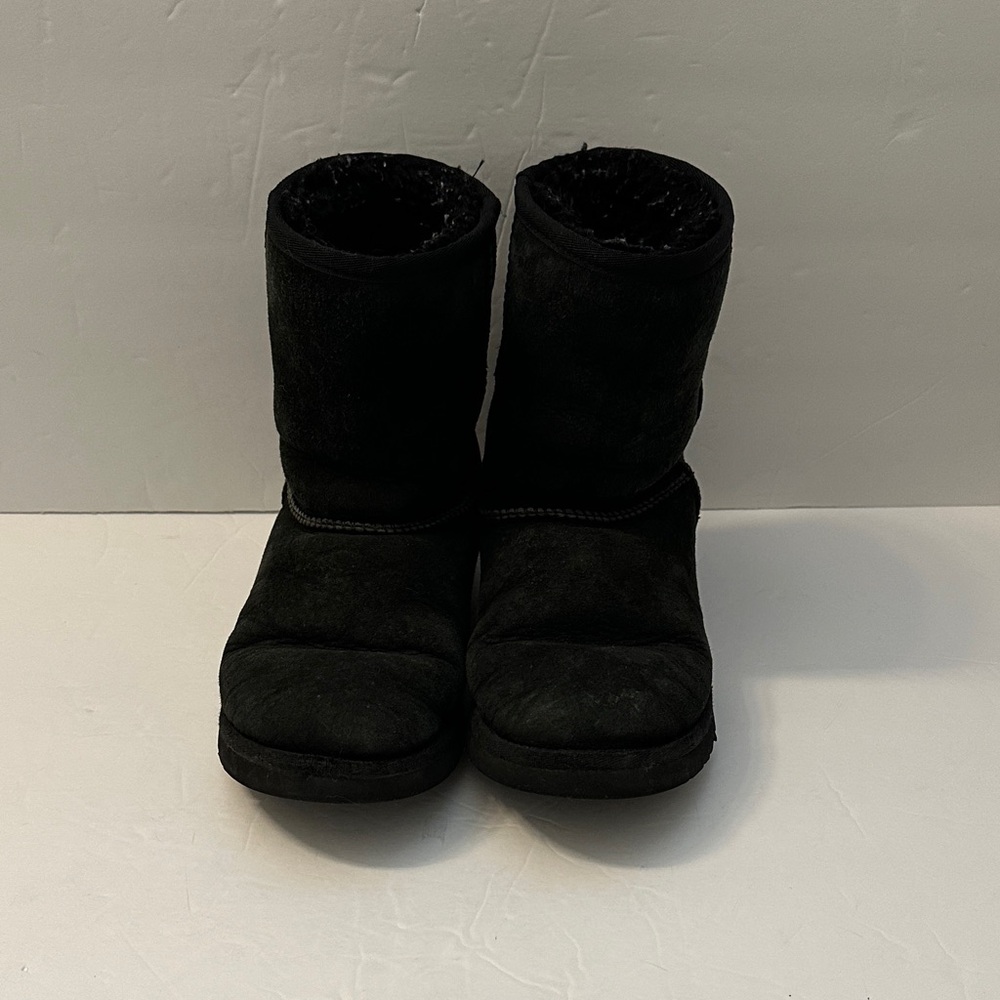 Ugg Black Classic Short Kids Boots size 3